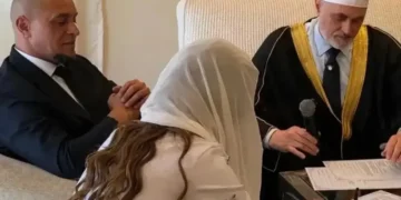 A photo of Roberto Carlos converting to Islam has gone viral online.