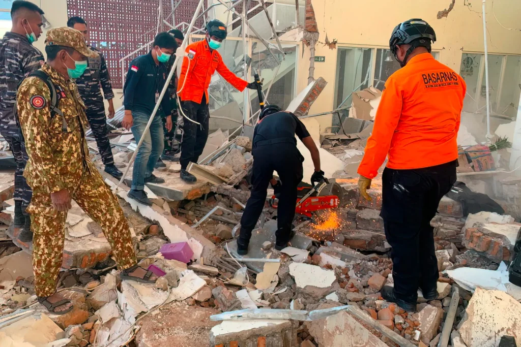 Flores earthquake death toll Manggarai