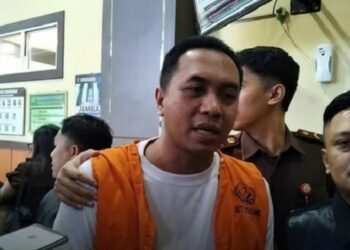 Only in Indonesia: A Villager Offered Wi-Fi to His Neighbors. Now He Faces Criminal Charges. 39 176 Yogi Gilang Arya, a resident of Sikakap Village in the Mentawai Islands Regency, West Sumatra, has found himself facing legal action simply for providing internet access in his village without government authorization.