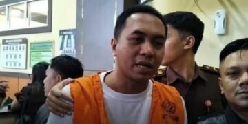 Only in Indonesia: A Villager Offered Wi-Fi to His Neighbors. Now He Faces Criminal Charges. 1 176 Yogi Gilang Arya, a resident of Sikakap Village in the Mentawai Islands Regency, West Sumatra, has found himself facing legal action simply for providing internet access in his village without government authorization.