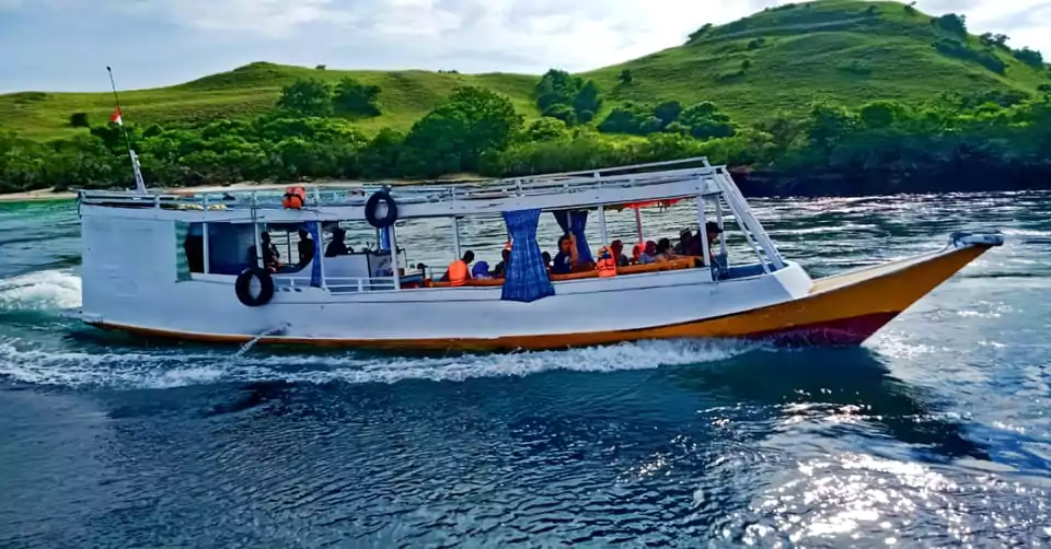 Komodo Tour Slow Boat