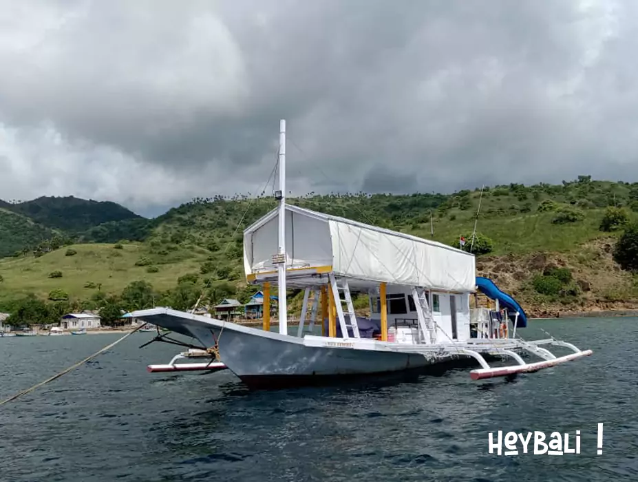 Mata Komodo Boat Hire Labuan Bajo