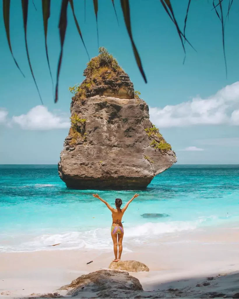 suwenah beach nusa penida