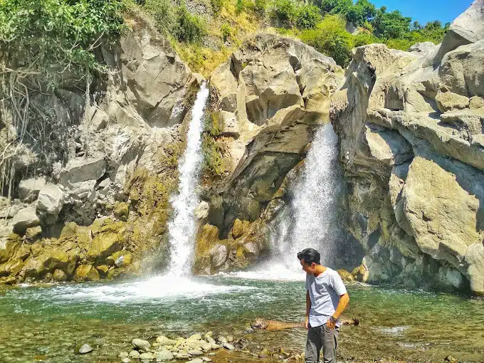 Dewi Selendang Waterfall