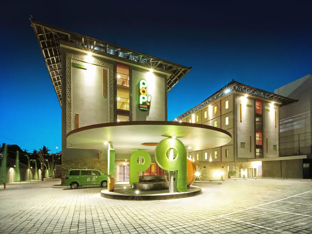 Photo of the front view of the Pop'Hotel Kuta Beach building - Cheap Hotels in Kuta Bali