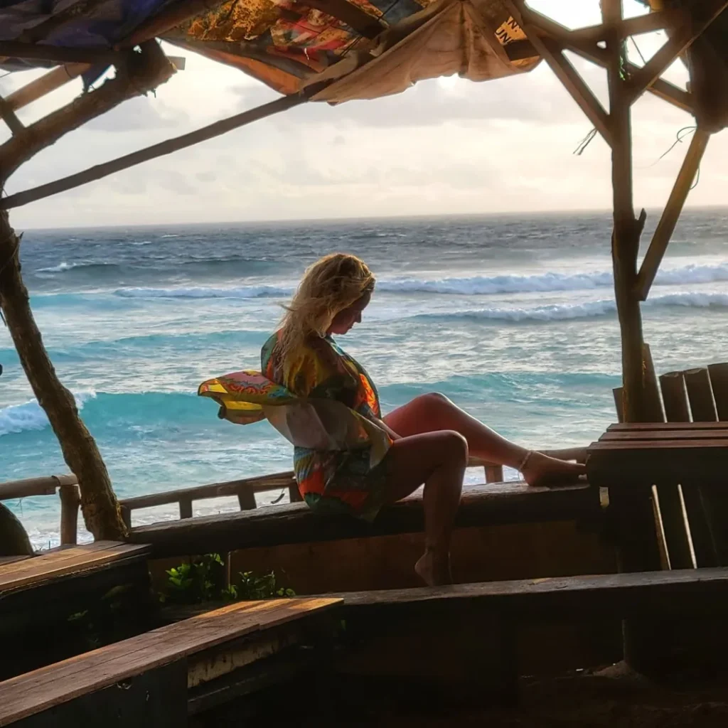woman in beach 
