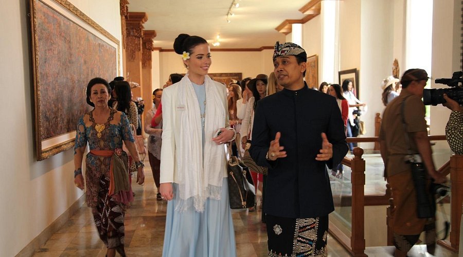 Rudana Museum Entrance Ticket - Miss Universe di Museum Rudana