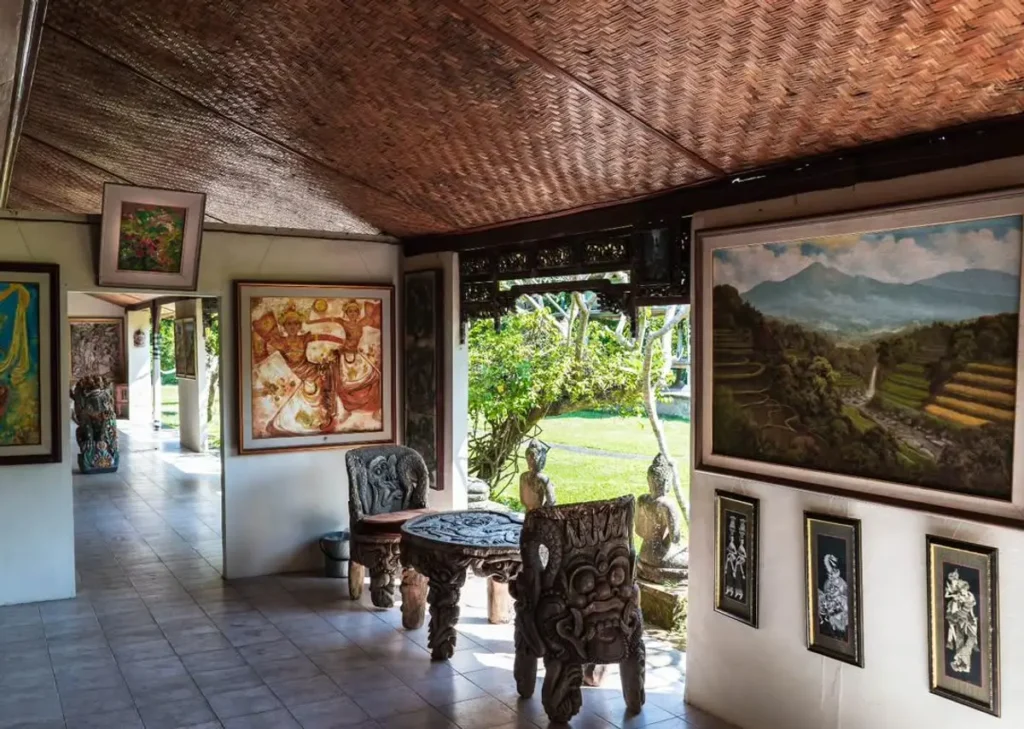 photo of a corner of a room in the Rudana Museum
