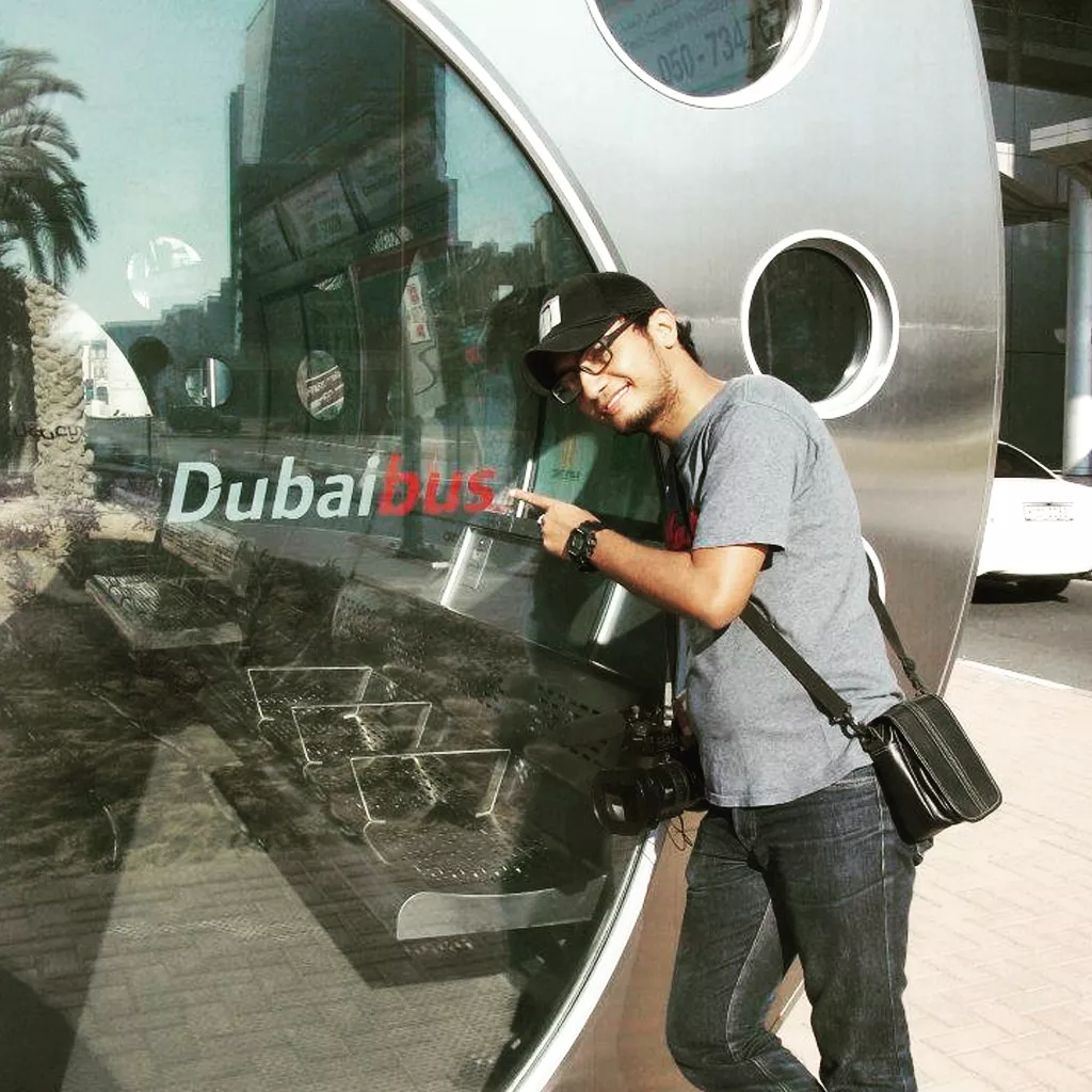 Photo of Giostanovlatto during a pre-wedding photo and video session for an Indonesian celebrity couple