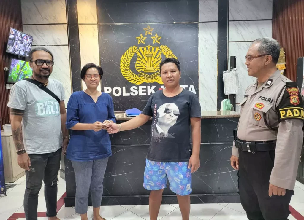 Bali Taxi Extortion - 
Photo of the Hey Bali team when they received a refund at the Kuta Police Station from a taxi driver witnessed by police officers.